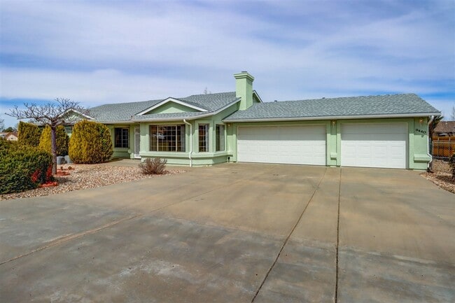 Building Photo - 9440 E Towago Dr