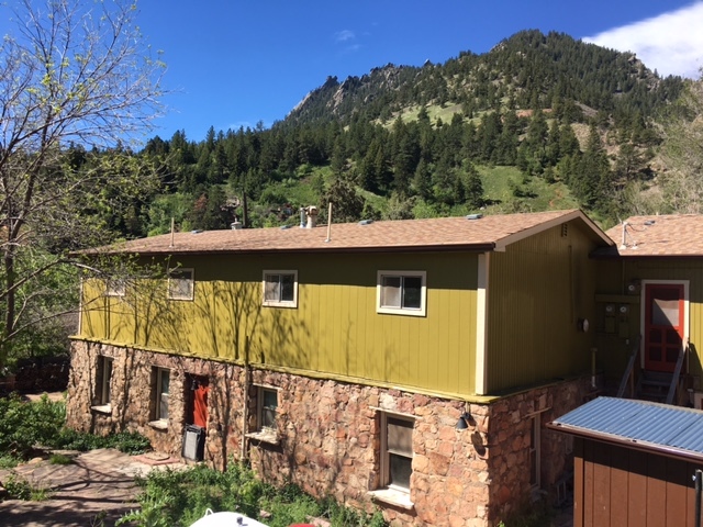 Main building - Canyon View Apartments