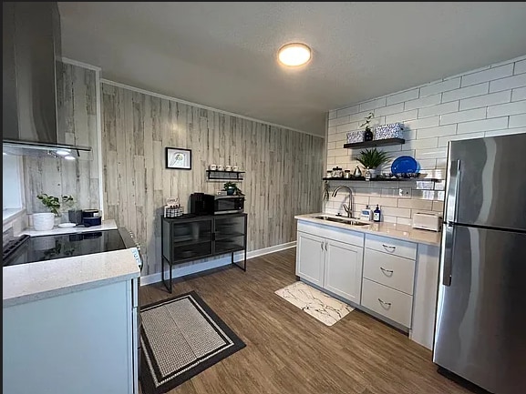 Photo - 2088 Oliver Ave
