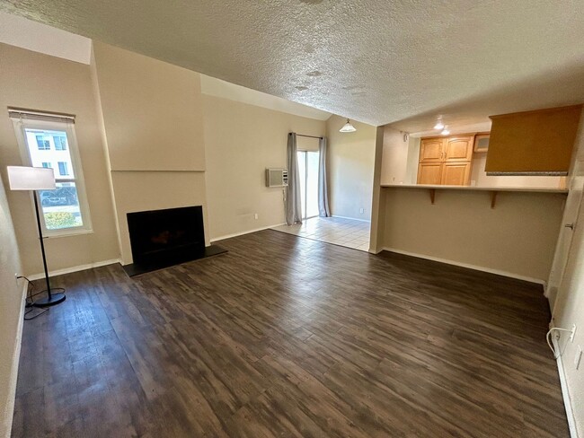 1 Bed, 1 Bath Loft Condo in La Mesa! - 1 Bed, 1 Bath Loft Condo in La Mesa! Unidad 202