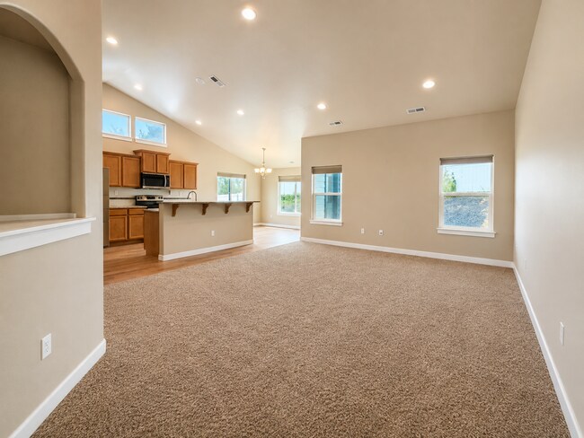 Photo - Beautiful 3-Bedroom Home with Two Primary Suites