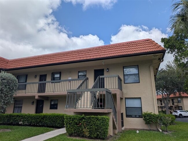 Building Photo - 21915 Lake Forest Cir Unit 206 Rental