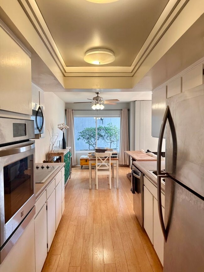 Photo - Pet Friendly Culver City 1BD Condo with Bonus Room, Fireplace, Patio and A/C! Unit 121