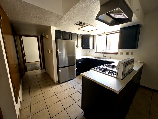 Photo - 1633 Ebony Ave