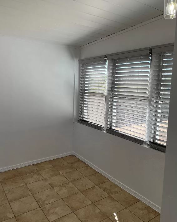 Photo - 2941 N Edith Blvd