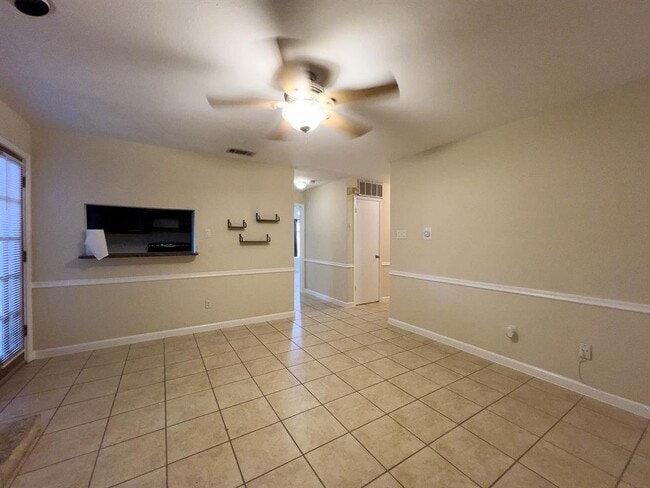 Photo - 3506 Speedway Unit 106