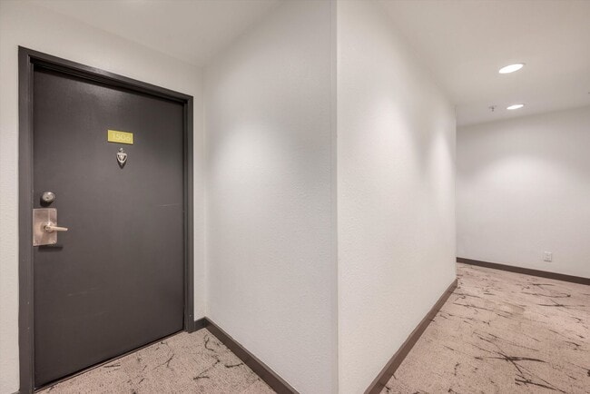 Photo - 100 Park Ave W