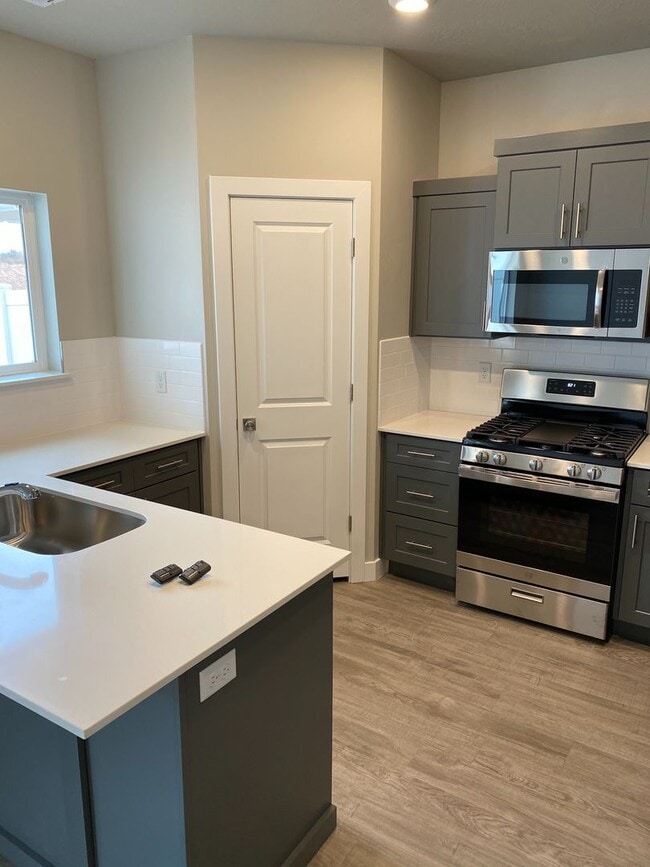 Photo - 3 Bedroom 2.5 Cedar Bend Unit