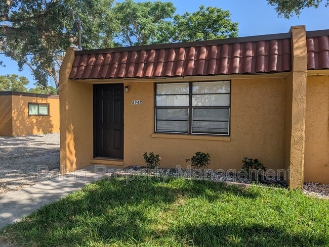 Photo - 8944 Temple Terrace Hwy Unidad Apt 8948