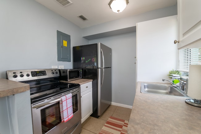 Photo - 620 SE 47th St Unidad 2