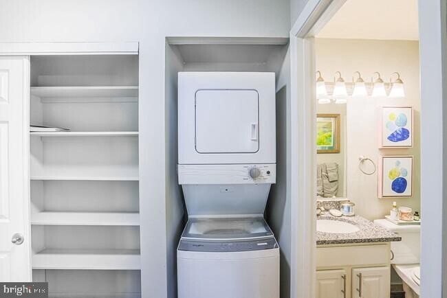 Photo - 710 Country Village Dr