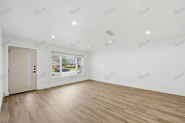 Photo - 7412 Fenton Dr