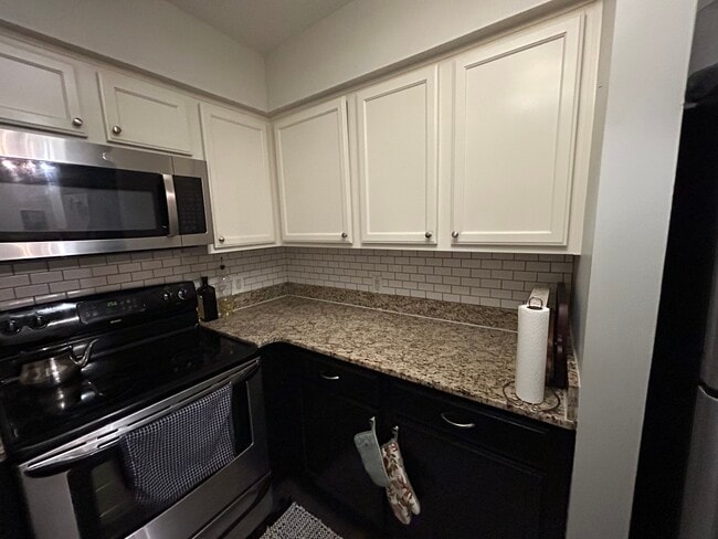 Photo - 2855 Peachtree Rd NE Unidad 207