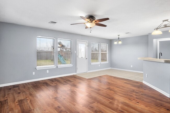 Photo - 139 Horn Ct