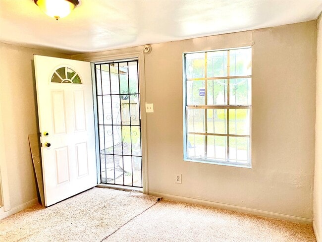 Photo - 7603 Greendowns St