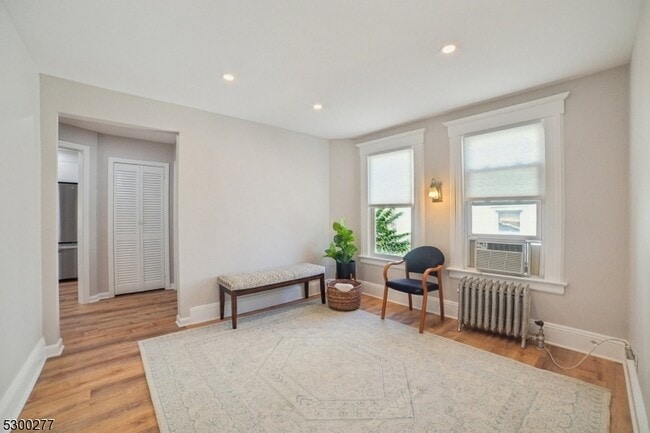 Photo - 16 Henry St Unit 2