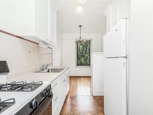 Photo - 3400 Wayne Ave