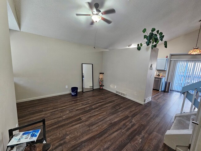 Photo - 3 Bed 2 Bath In Fountain Valley Ranch!!