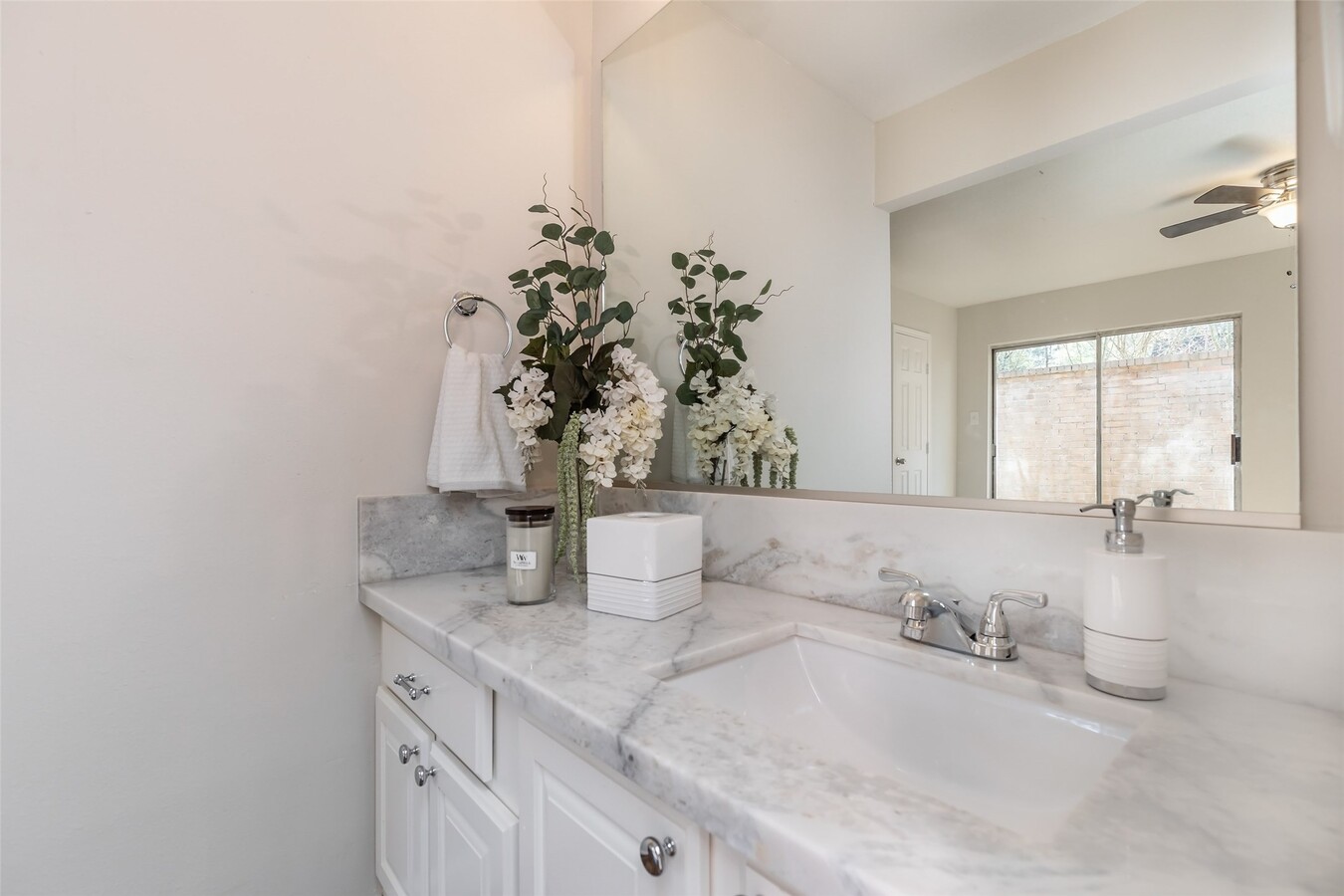 Photo - 46 N Deerfoot Cir