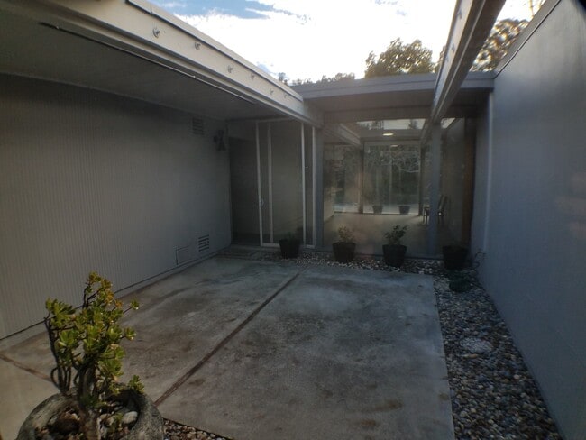 Photo - Eichler home near downtown Walnut Creek