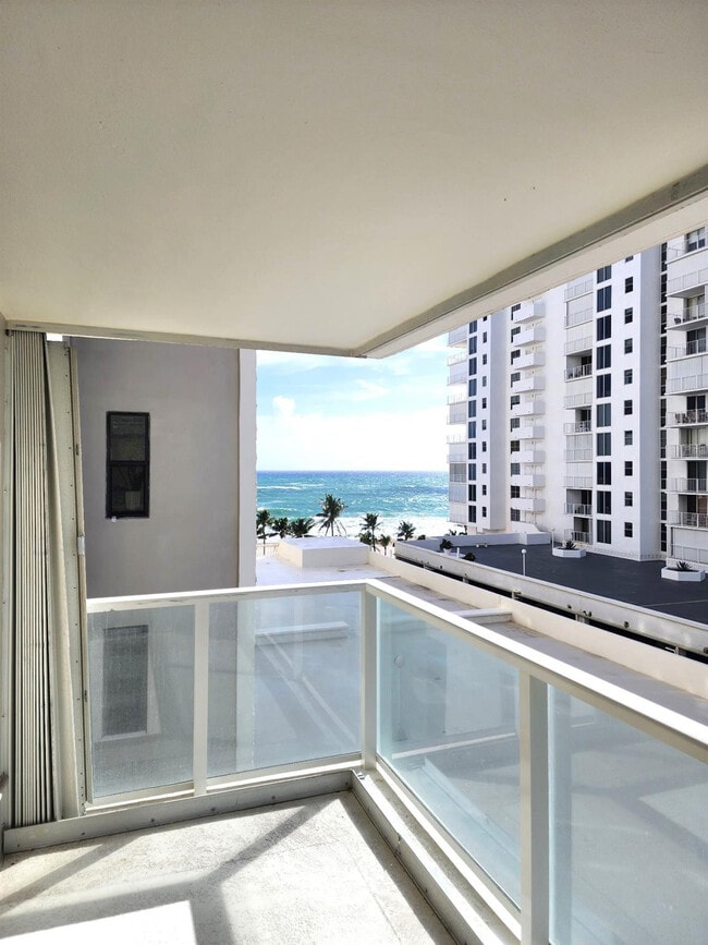 Building Photo - 1000 S Ocean Blvd Unit 6F