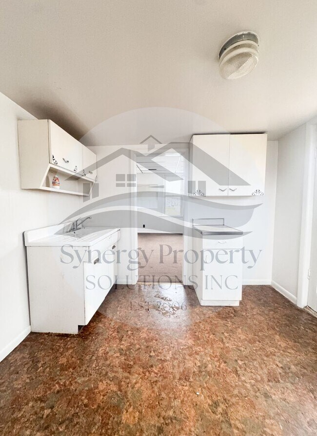 Photo - Broadway 62 - 62 1/2 Unit 62 UP