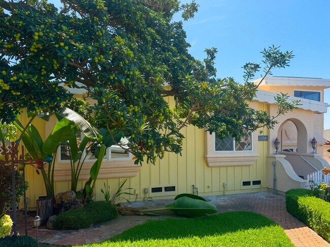 4421 Orchard Ave