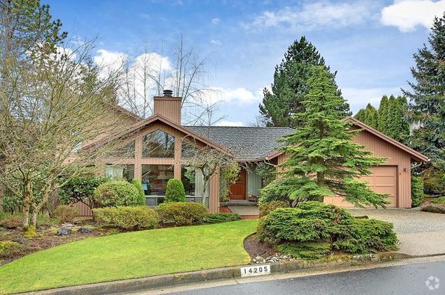Building Photo - Magnificent Somerset Home on Cul de Sac!