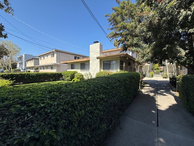 Photo - 15025 Burbank Blvd Unit 2