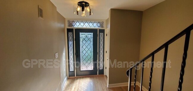 Photo - 1404 Barnsdale St
