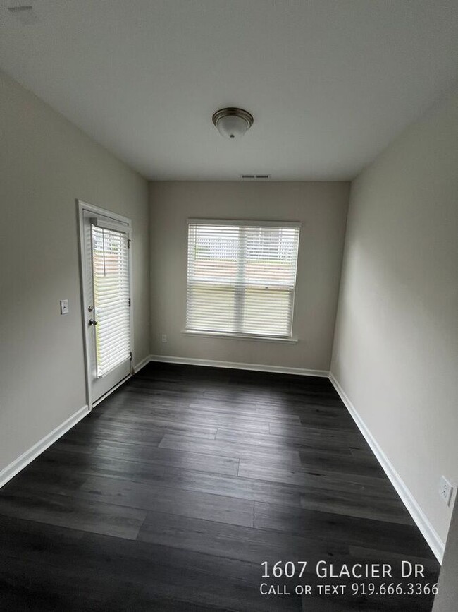 Photo - 1607 Glacier Dr