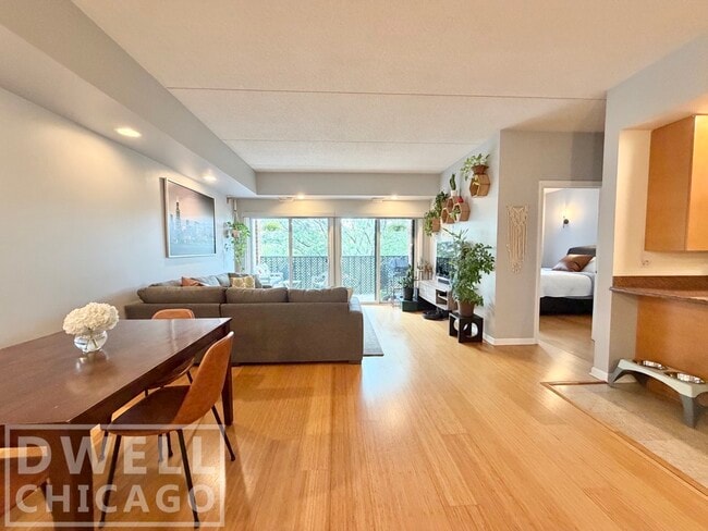 Photo - 4625 W Lawrence Ave Unit 401