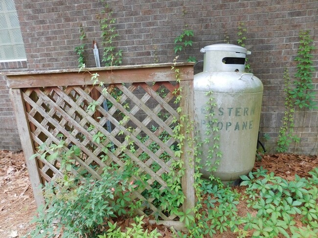 Photo - 914 Muirfield Pl