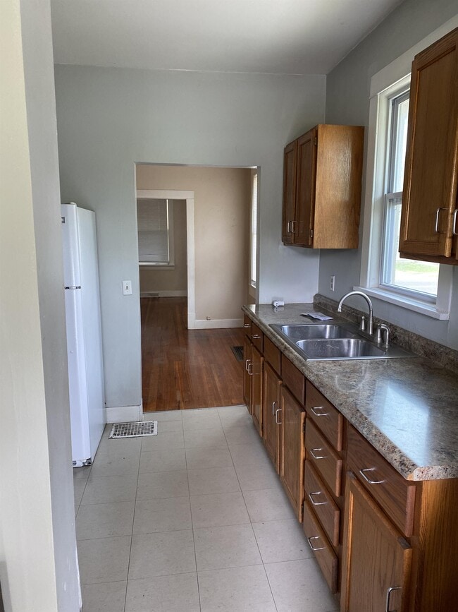 815 W Walnut St