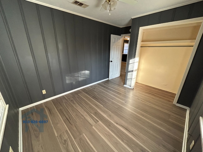 Photo - 403 W 41st St