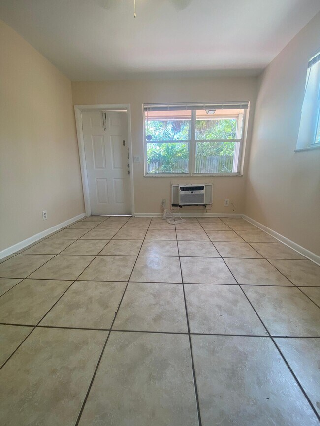 1217 S N St Unit 4