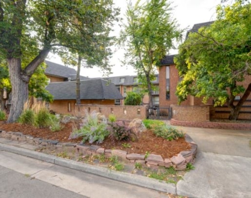 Photo - 1065 University Ave