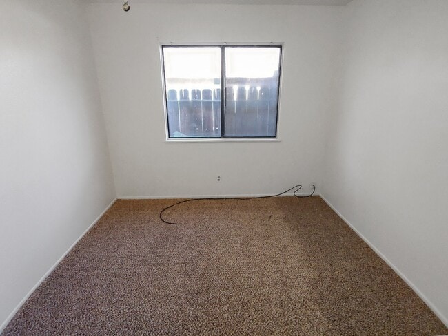 Photo - 936 W Graaf Ave Unit B