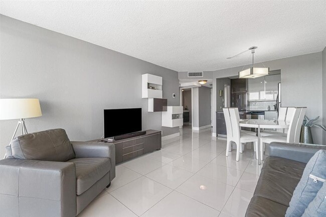 Photo - 1830 Embassy Dr Unit 613