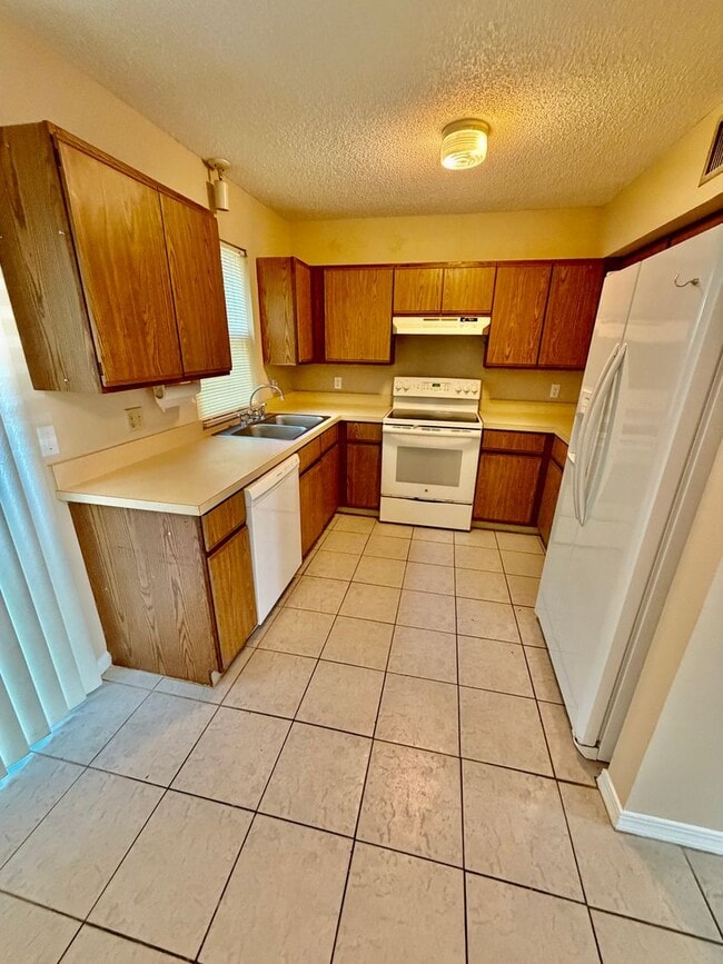 Photo - 2387 1st Ave