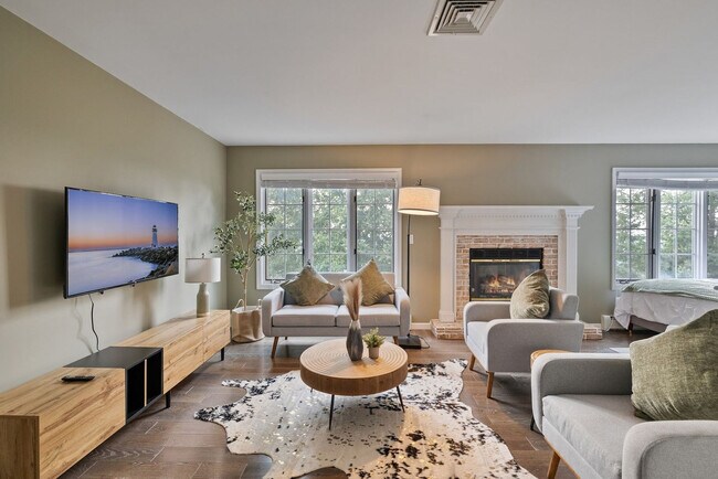 Photo - 321 Museum Village Rd Unit ID1466758P