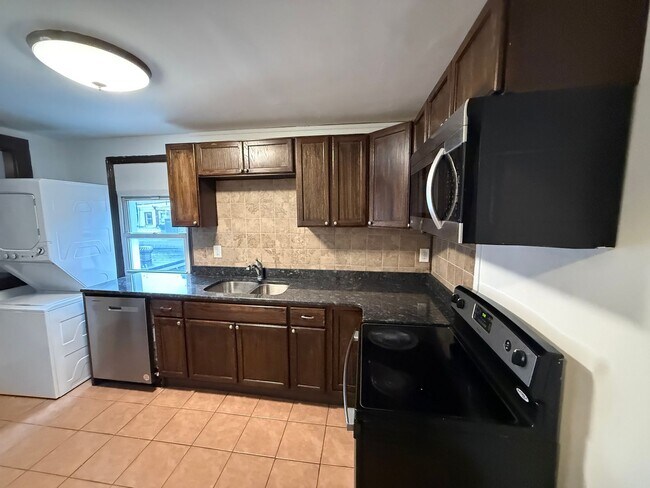 1533 Cecil B. Moore Ave Unidad 2