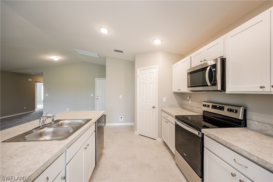 Photo - 2910 57th St W