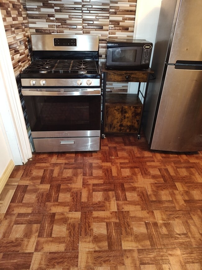 Photo - 540 Mercer St