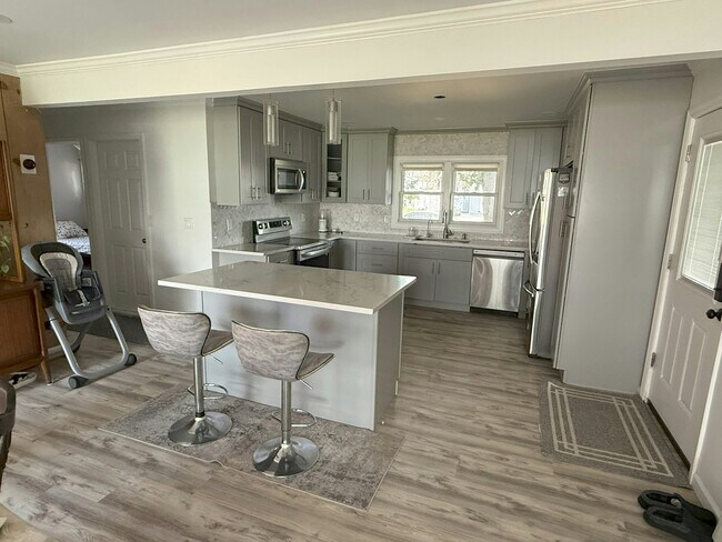 Photo - 168 Red Maple Dr E