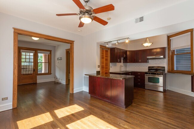 Photo - 3338 N Wolcott Ave Unit 1