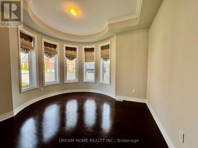 Photo - 28 Larkin Ave