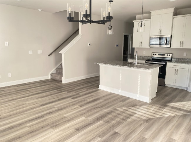 Building Photo - 4550 Skywood Ln