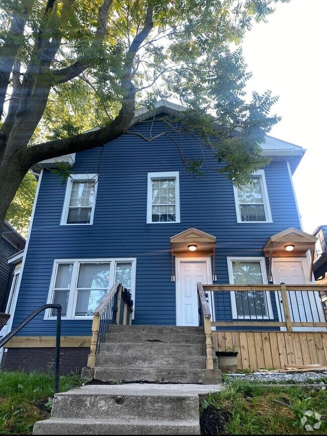 Building Photo - 639 N 7th St Unit 639 N 7th Street #2 Rental