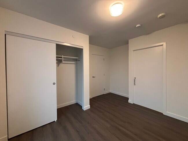 Photo - 5685 Halley Av